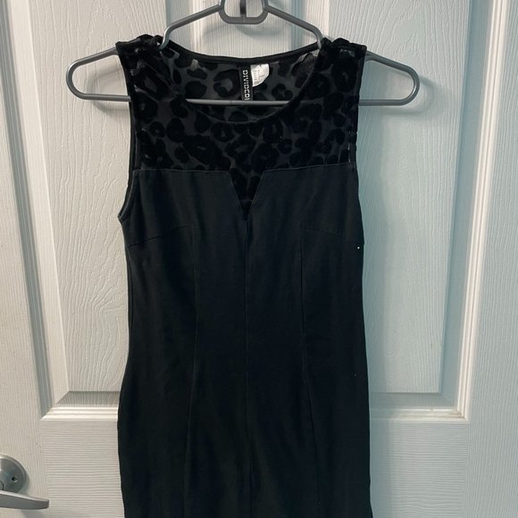 Little black dress with leopard print detail - Picture 1 of 3